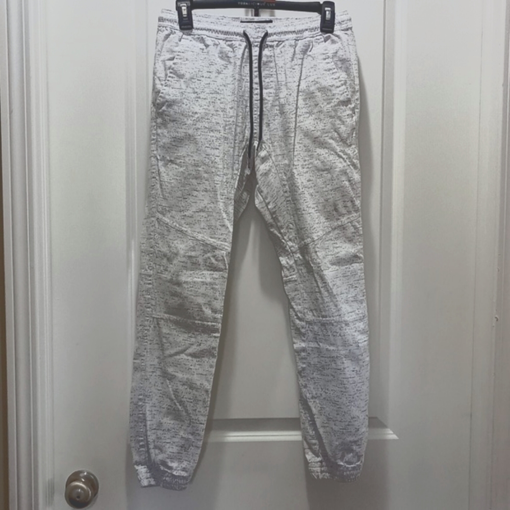 Brooklyn Cloth Medium Men's slim fit jogger, white with black